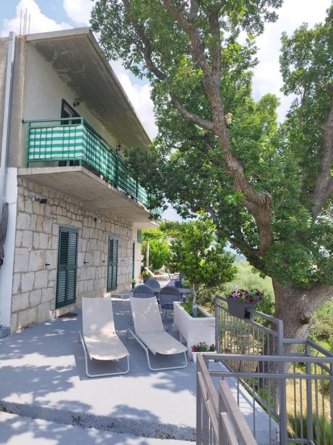 Apartments Mare - 150 M From Beach Brela Eksteriør bilde