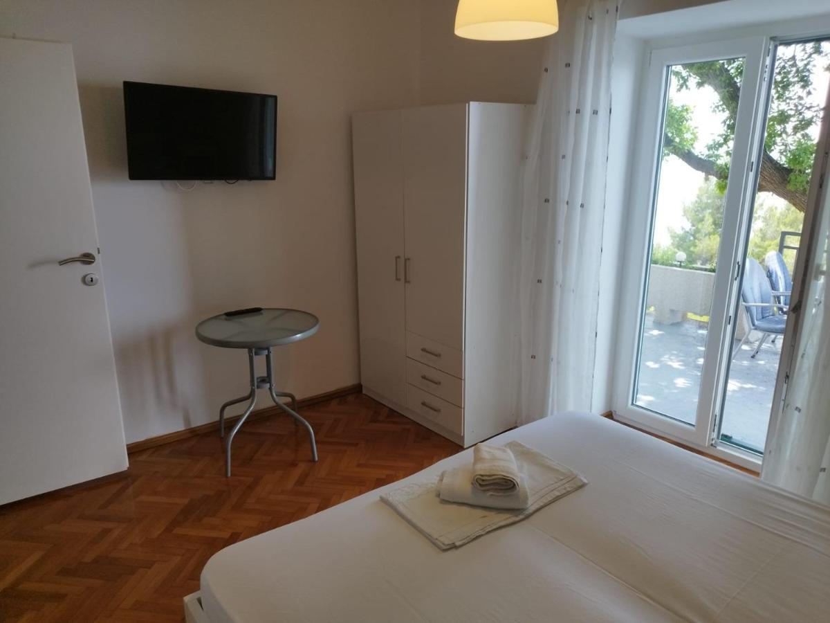 Apartments Mare - 150 M From Beach Brela Eksteriør bilde