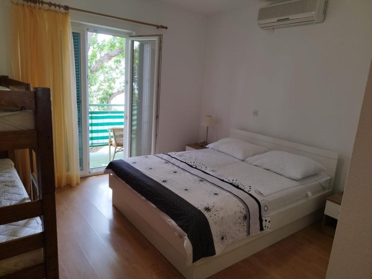 Apartments Mare - 150 M From Beach Brela Eksteriør bilde