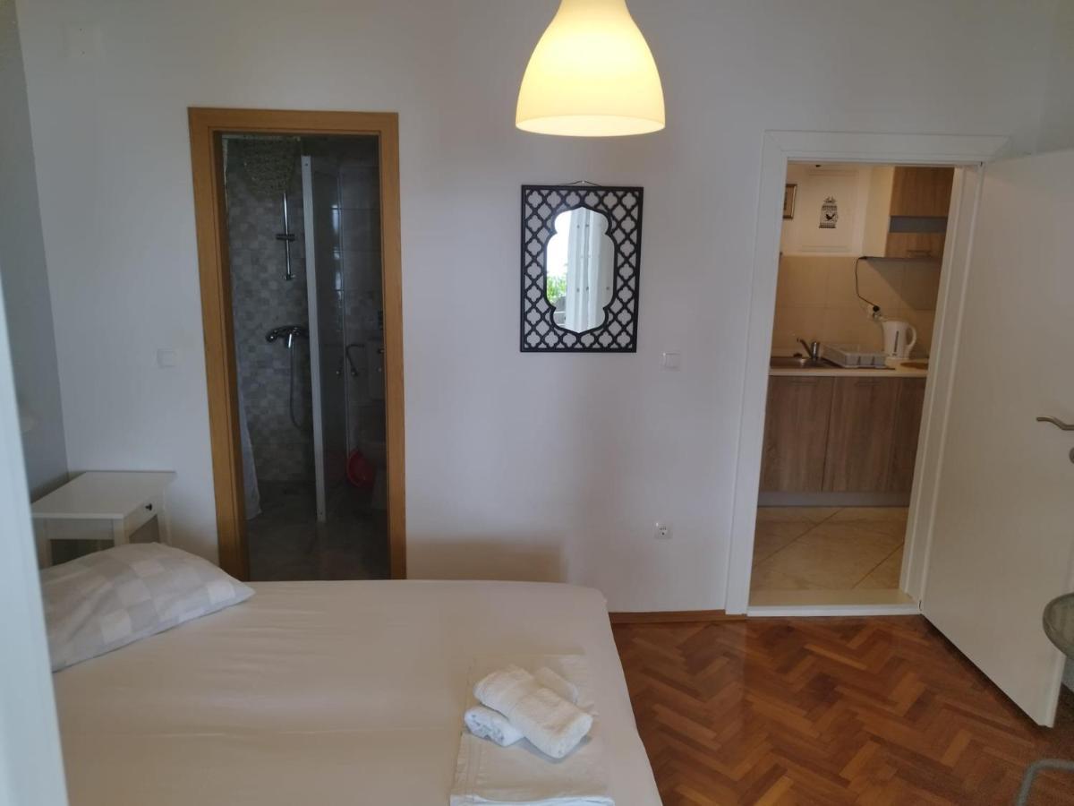 Apartments Mare - 150 M From Beach Brela Eksteriør bilde