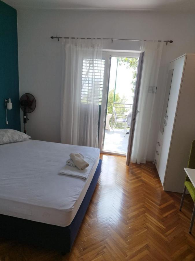 Apartments Mare - 150 M From Beach Brela Eksteriør bilde