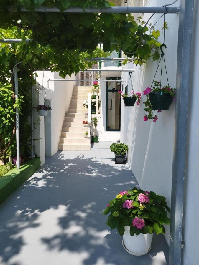 Apartments Mare - 150 M From Beach Brela Eksteriør bilde